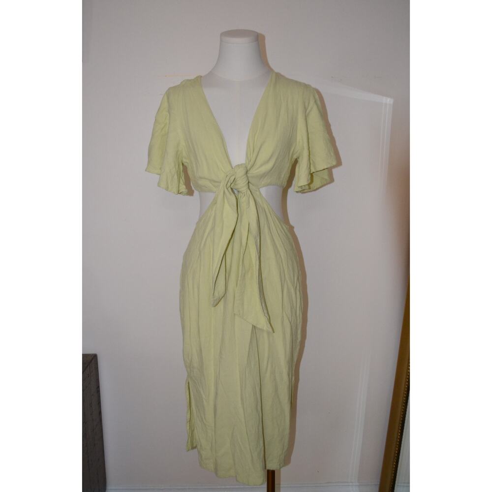 Lulus Light Green Cutout Butterfly Sleeve Summer Garden Midi Dress Size M